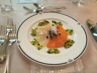 オードブル「帆立貝柱とサーモンのマリネ 紅白仕立て」 オードブル「帆立貝柱とサーモンのマリネ 紅白仕立て」