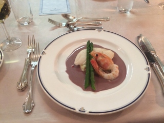 魚料理「牡丹海老と白身魚のワイン蒸し 赤ワイン風味のクリームソース」 魚料理「牡丹海老と白身魚のワイン蒸し 赤ワイン風味のクリームソース」