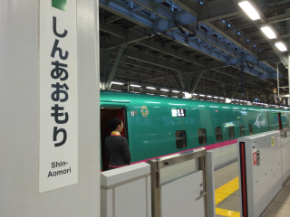 アテンダントが出迎えてくれます アテンダントが出迎えてくれます