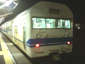 419系普通列車。通称「食パン電車」 419系普通列車。通称「食パン電車」