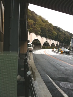 箱根湯本駅外観。これも箱根駅伝で毎年映るものです。 箱根湯本駅外観。これも箱根駅伝で毎年映るものです。